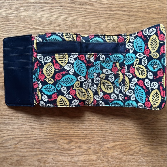Vera Bradley summer wallet - Picture 3 of 4